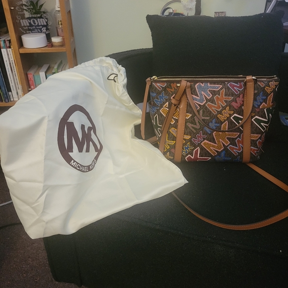 Michael Kors Purse - Picture 4 of 6